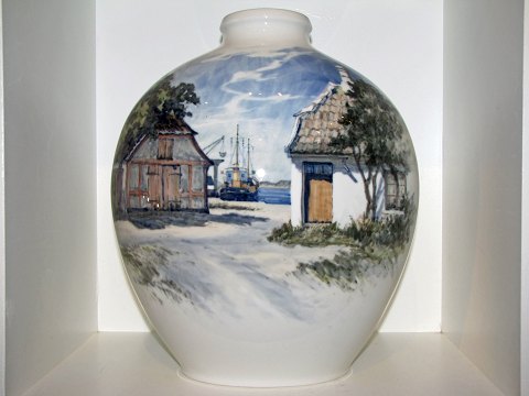 Royal Copenhagen
Unique and very large vase by Theodor Kjölner from 1958