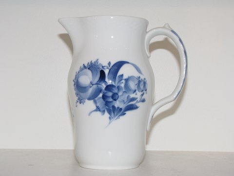 Blue Flower Braided
Rare milk pitcher from 1923-1928