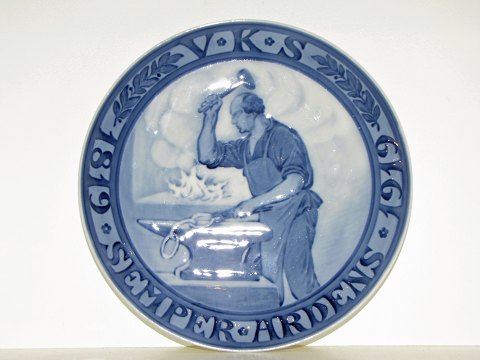 Royal Copenhagen commemorative plate from 1919
Old Mason