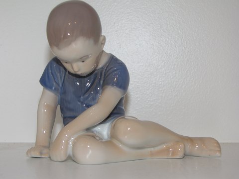 Bing & Grondahl figurine
Boy sitting