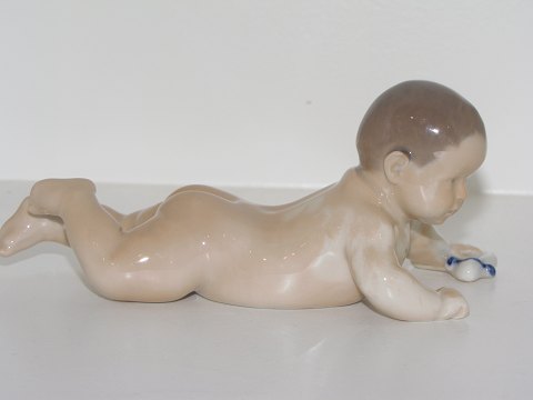 Royal Copenhagen figurine
Crawling baby with sock