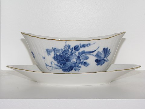 Blue Flower Curved with gold edge
Gravy boat