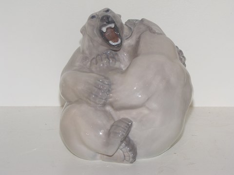 Royal Copenhagen figurine
Two polar bears fighting