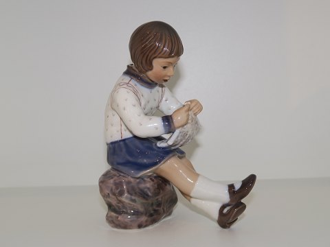 Dahl Jensen figurine
Girl knitting