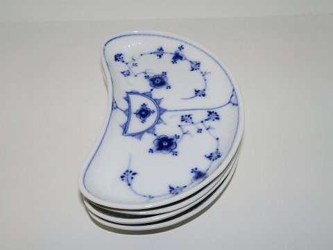 Blue Traditional
Moon shaped dish