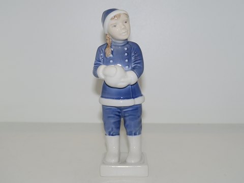 Rare Royal Copenhagen figurine
Girl with snowball