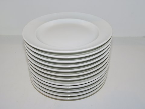White Pot
Side plate 16 cm.