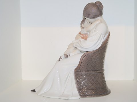 Extra large Bing & Grondahl figurine
Mother Love