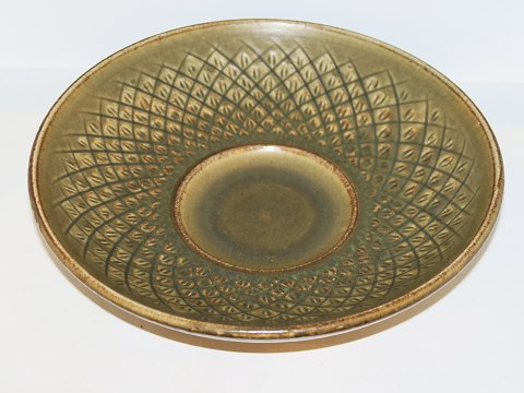 Royal Copenhagen art pottery
Large bowl by artist Gerd Bogelund