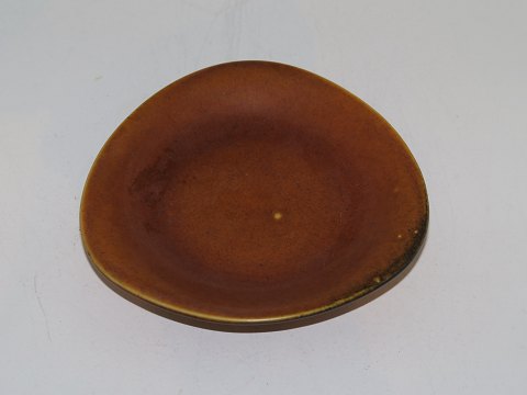Nymolle Art Pottery
Small tray by  Gunnar Nylund 
