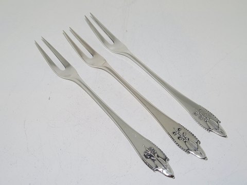 Georg Jensen Akkeleje
Cold cut fork 15.7 cm.