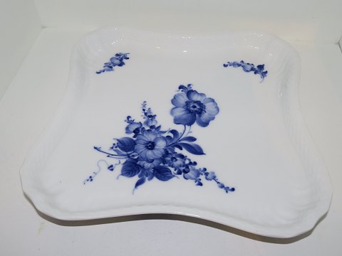 Blue Flower Curved
Rare square tray from 1898-1923
