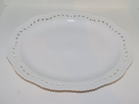 White Flora Danica
Oblong platter with pierced border