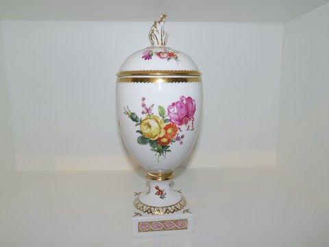 Full Sachian Flower
Lidded vase