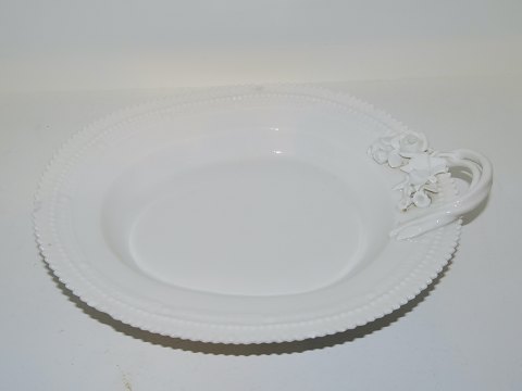 White Flora Danica
Large dish with handle from 1850-1893