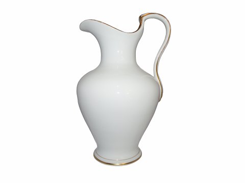 Bing & Grondahl
White chocolate pitcher with gold edge from 1853-1895