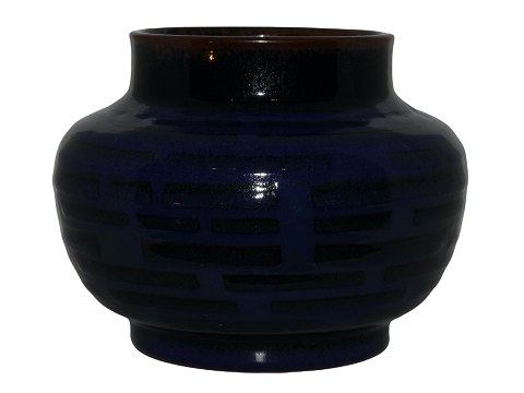 Royal Copenhagen art pottery
Unique dark blue vase by Nils Thorsson