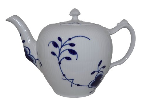 Blue Fluted Mega
Tea pot - Made in Denmark