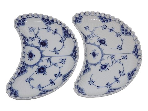 Blue Fluted Full Lace
Moon shaped dish 21 cm. #1173