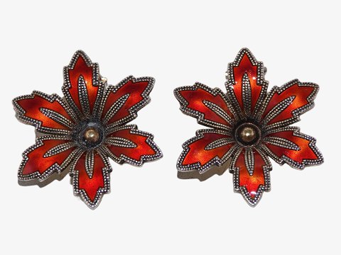 Norway Sterling silver
Ear clips with red enamel