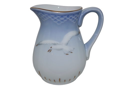 Seagull Thick Porcelain with gold edge
Creamer 11.1 cm.