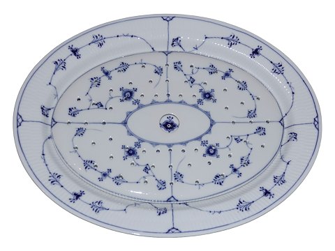 Blue Fluted Plain
Large platter with fish strainer
