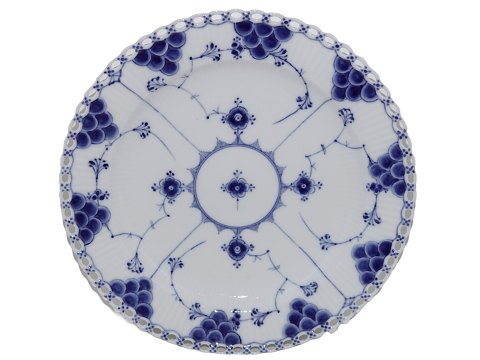Blue Fluted Full Lace
Round platter 28.1 cm. from 1860-1893