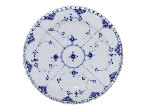 Blue Fluted Full Lace
Large round platter 33.4 cm. from 1860-1893