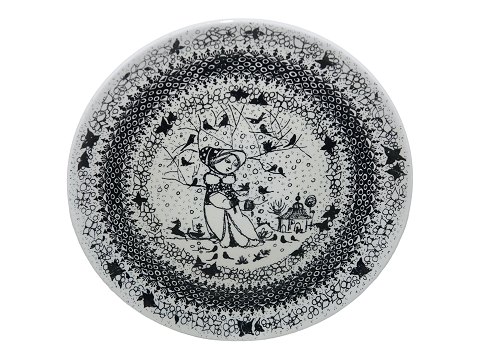 Bjorn Wiinblad art pottery
Black Winter plate 21.5 cm.