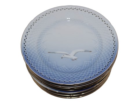 Seagull with gold edge
Large side plate with pierced border 17.5 cm.