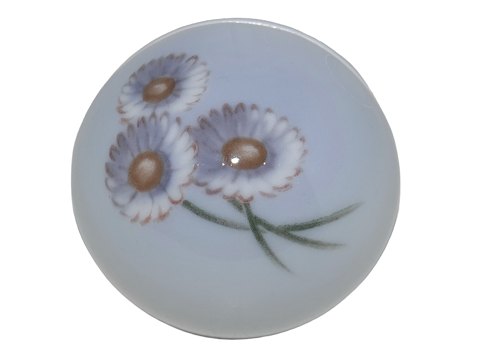 Bing & Grondahl
Place card holder with Daisies from 1853-1895
