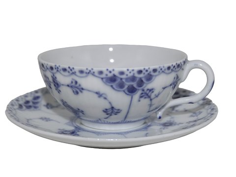 Blue Fluted Half Lace
Small flat demitasse cup #527