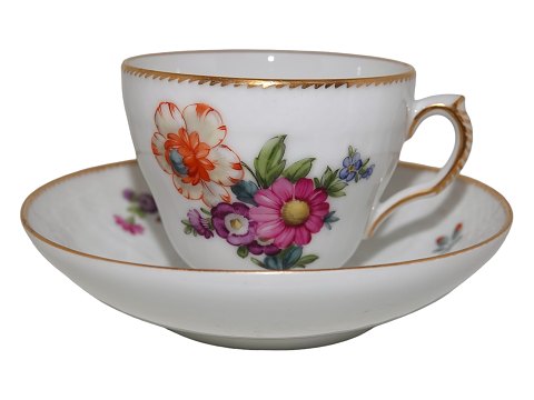 Full Saxon Flower
Large coffee cup with deep saucer #1548