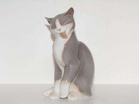 Bing & Grondahl figurine
Larger seated cat