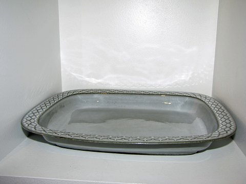 Cordial
Large platter with high edge