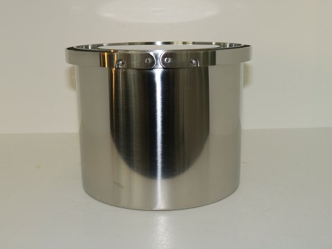 Stelton Cylinda Line
Small Arne Jacobsen ice bucket