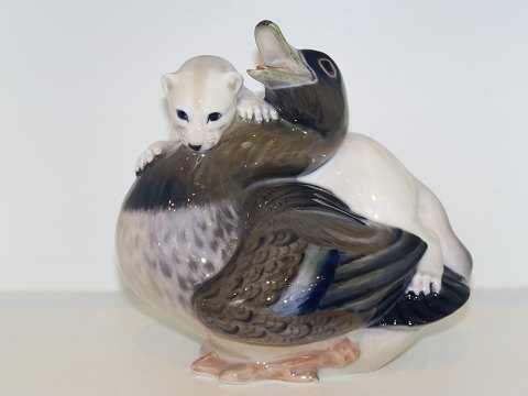 Very rare Royal Copenhagen figurine
Otter attacking duck