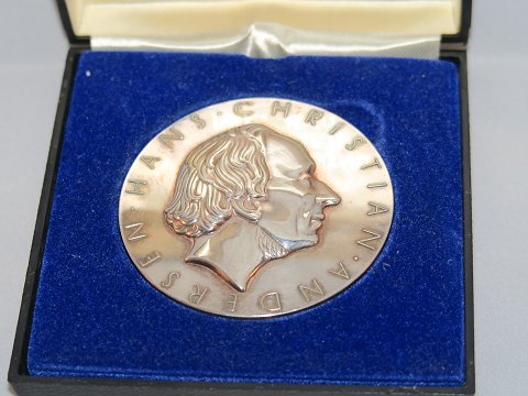 Georg Jensen
Hans Christian Andersen medal in box