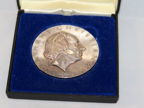 Georg Jensen
Hans Christian Andersen medal in box