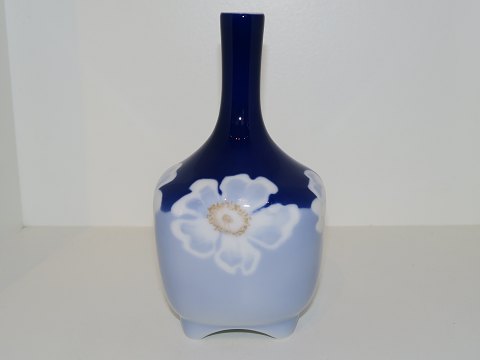 Royal Copenhagen
Kantet Art Nouveau vase fra 1898-1923