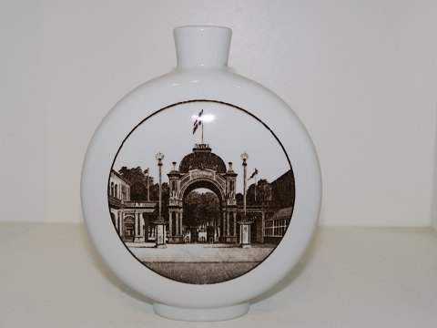 Royal Copenhagen Fajance
Vase med Tivoli