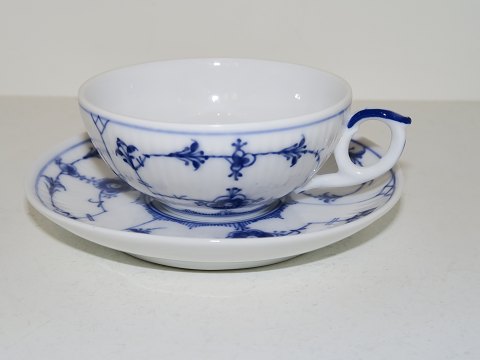 Blue Fluted Plain
Small cup #357