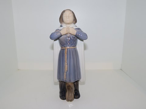 Royal Copenhagen figurine
Schoolgirl
