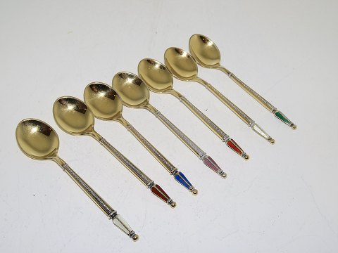 Michelsen sterling silver
Seven guilded enamel demitasse spoon with different colours from 1950-1960