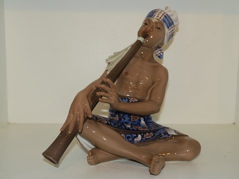 Large Dahl Jensen figurine
Oriental flute player