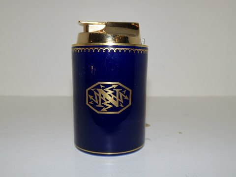 Bing & Grondahl
Dark blue lighter