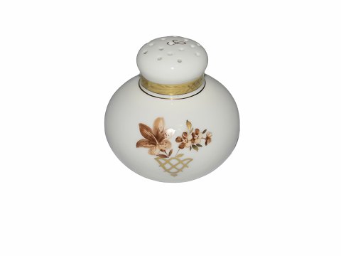 Gold Basket
Salt shaker