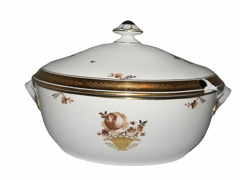 Gold Basket
Large soup tureen