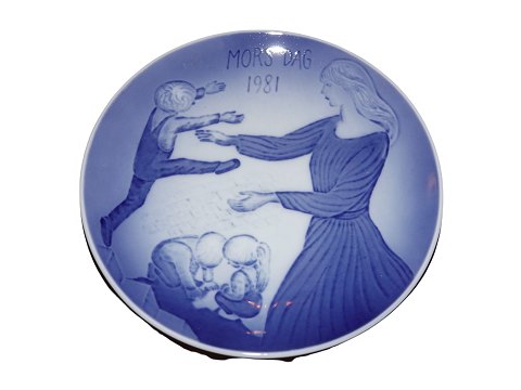 Royal Copenhagen
Mothers Day Plate 1981