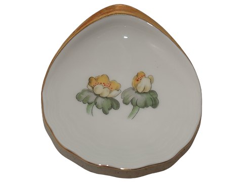 Aconite
Small dish